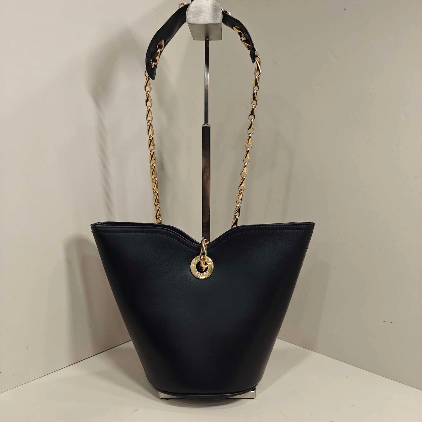 Celine - Fish Tail Bucket Bag - Leather - Black - (Other)