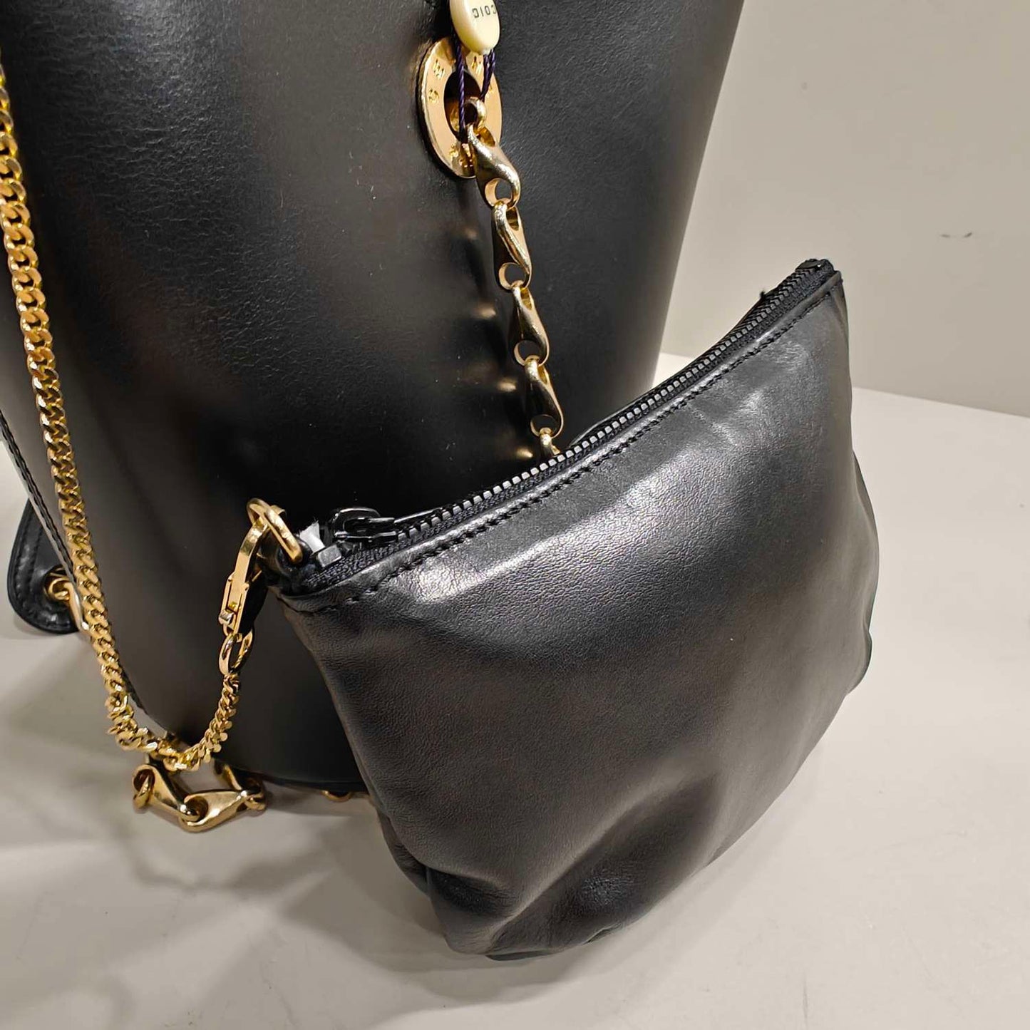 Celine - Fish Tail Bucket Bag - Leather - Black - (Other)