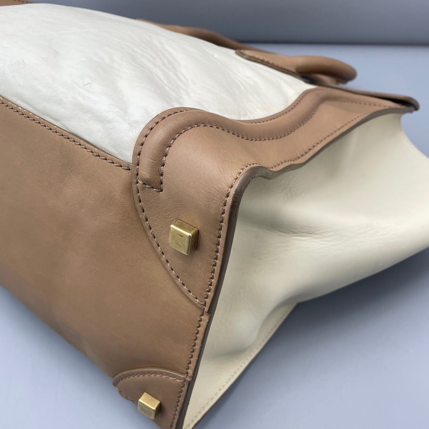 Celine - Luggage - Leather - White - (Medium)