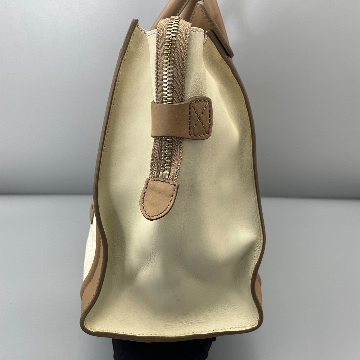 Celine - Luggage - Leather - White - (Medium)