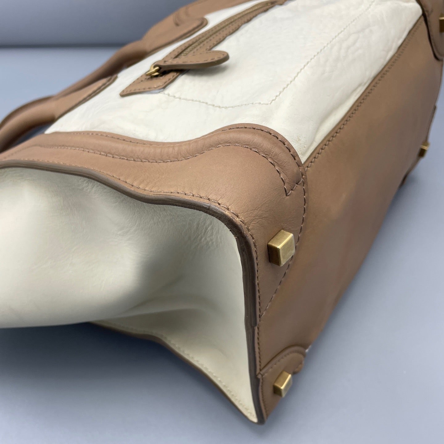 Celine - Luggage - Leather - White - (Medium)