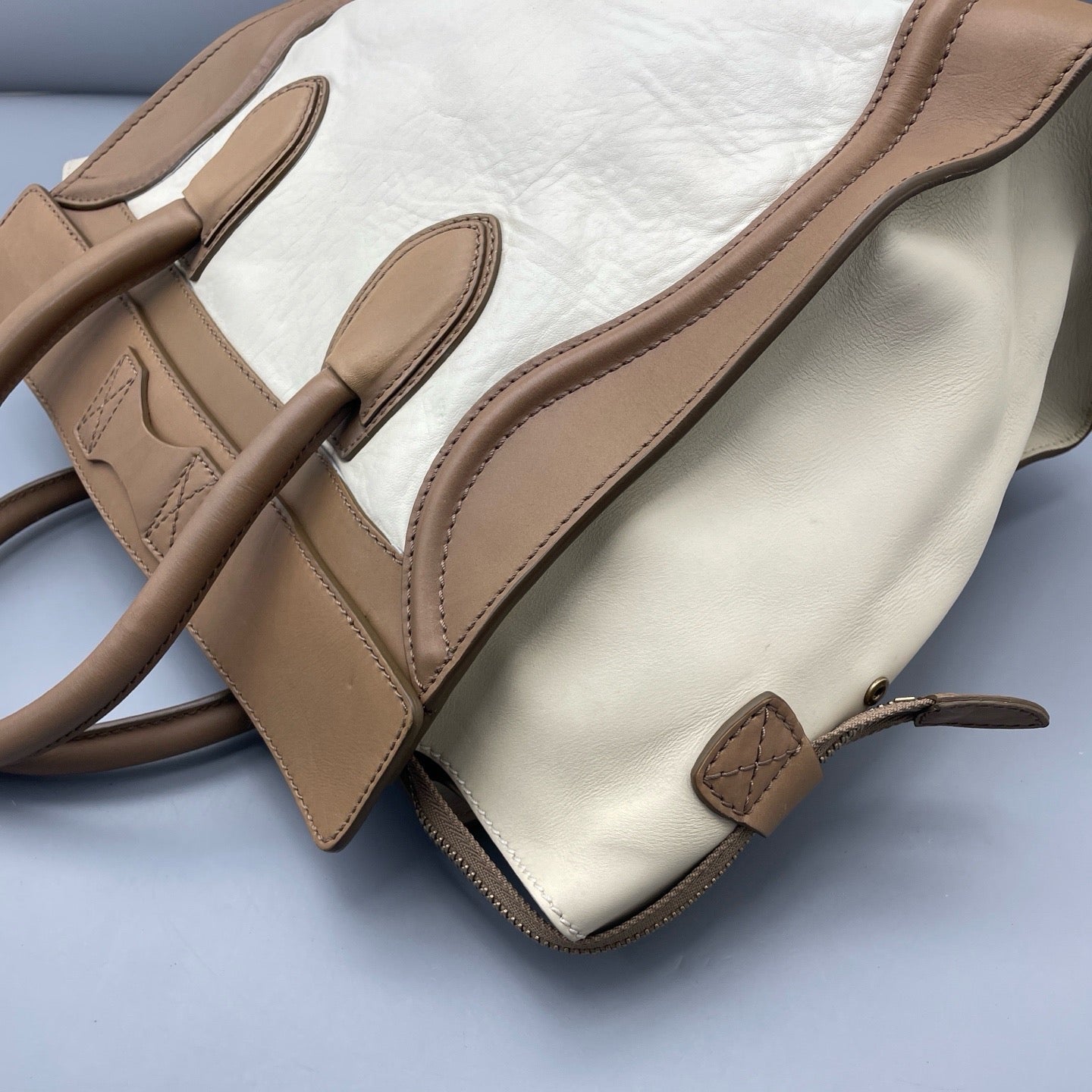 Celine - Luggage - Leather - White - (Medium)