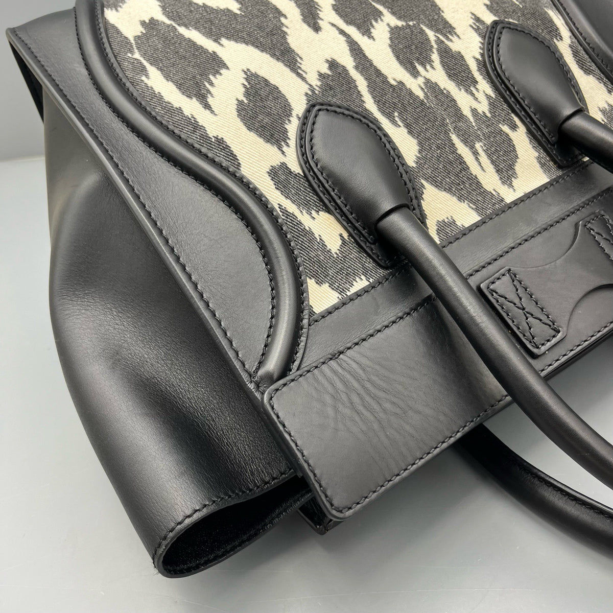 Celine - Luggage Medium - Leather - Black - (medium)