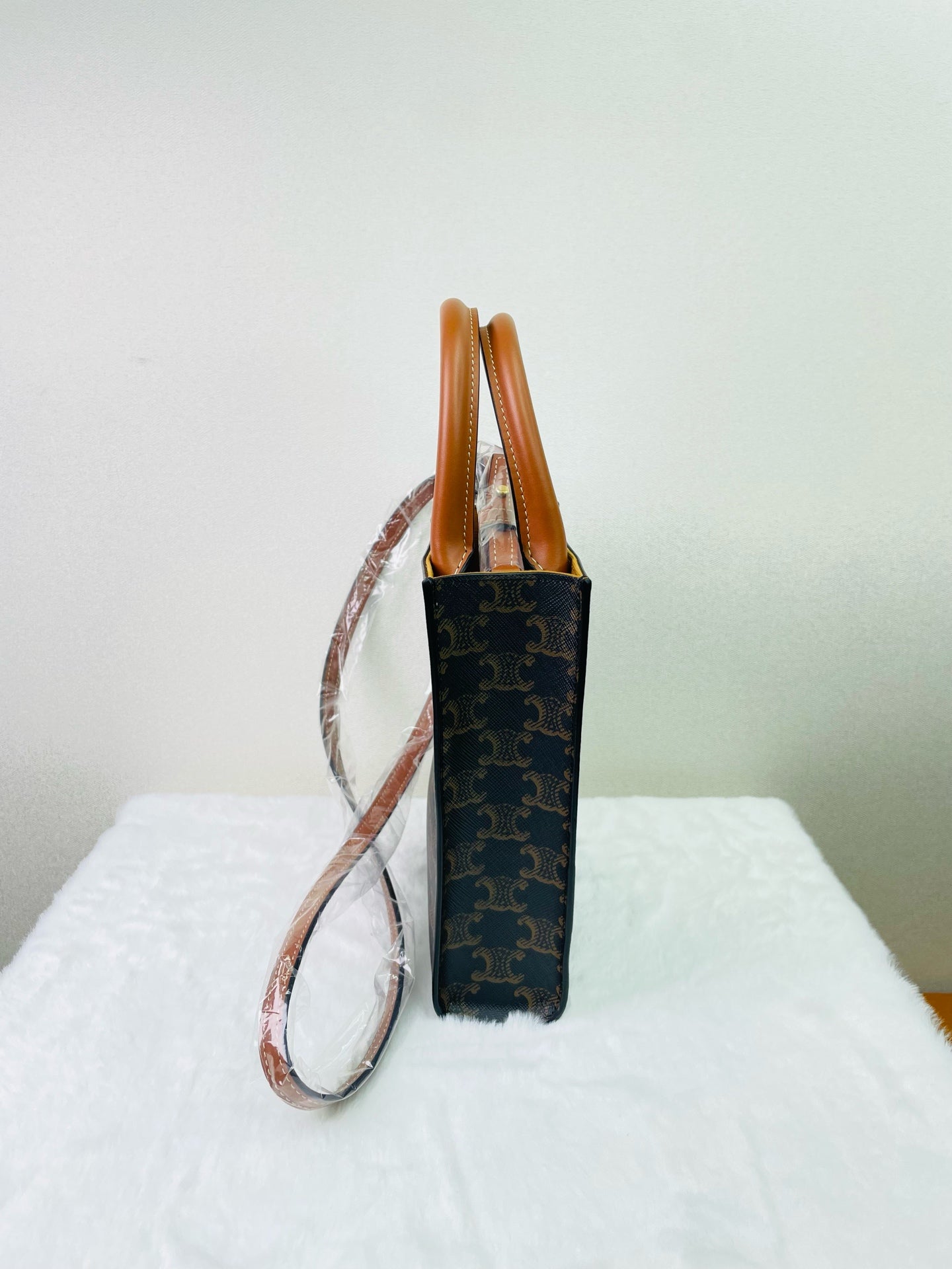 Celine - Mini Cabas Vertical - Synthetic - Brown - (mini)