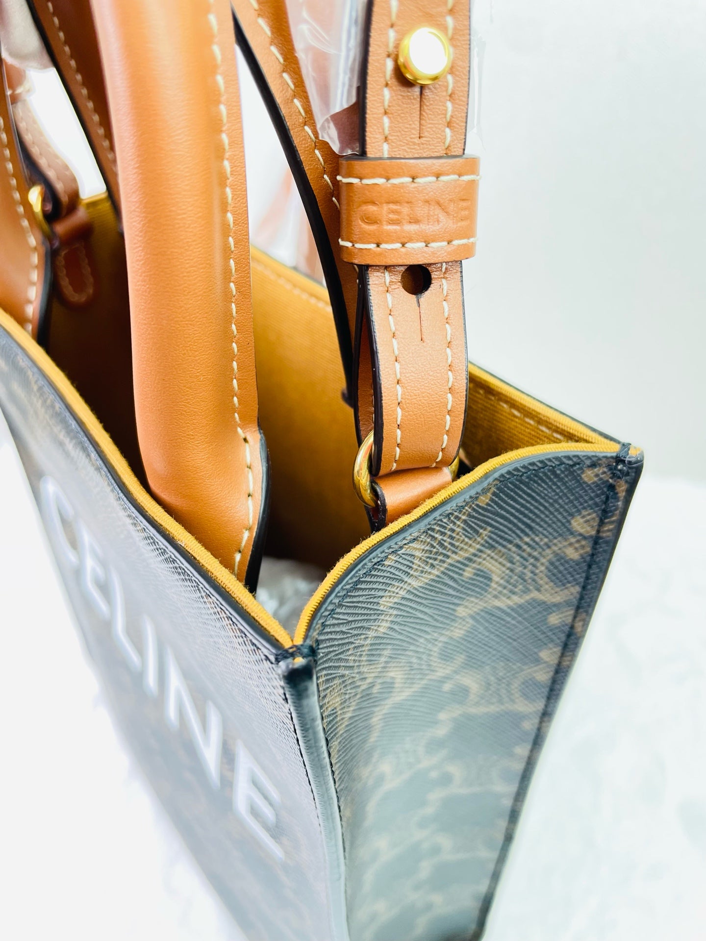 Celine - Mini Cabas Vertical - Synthetic - Brown - (mini)