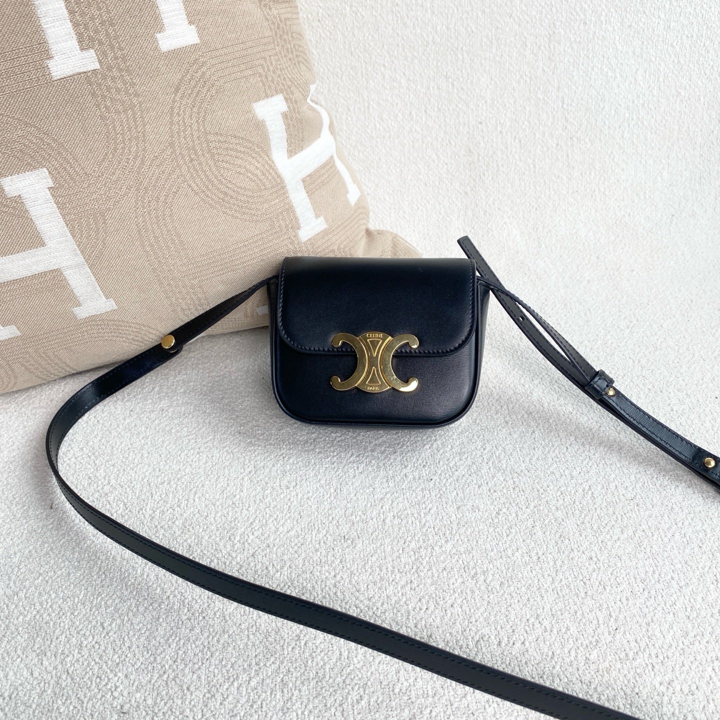 Celine - Mini Triomphe - Cowhide leather - Black with Gold-Tone Hardware - (mini)