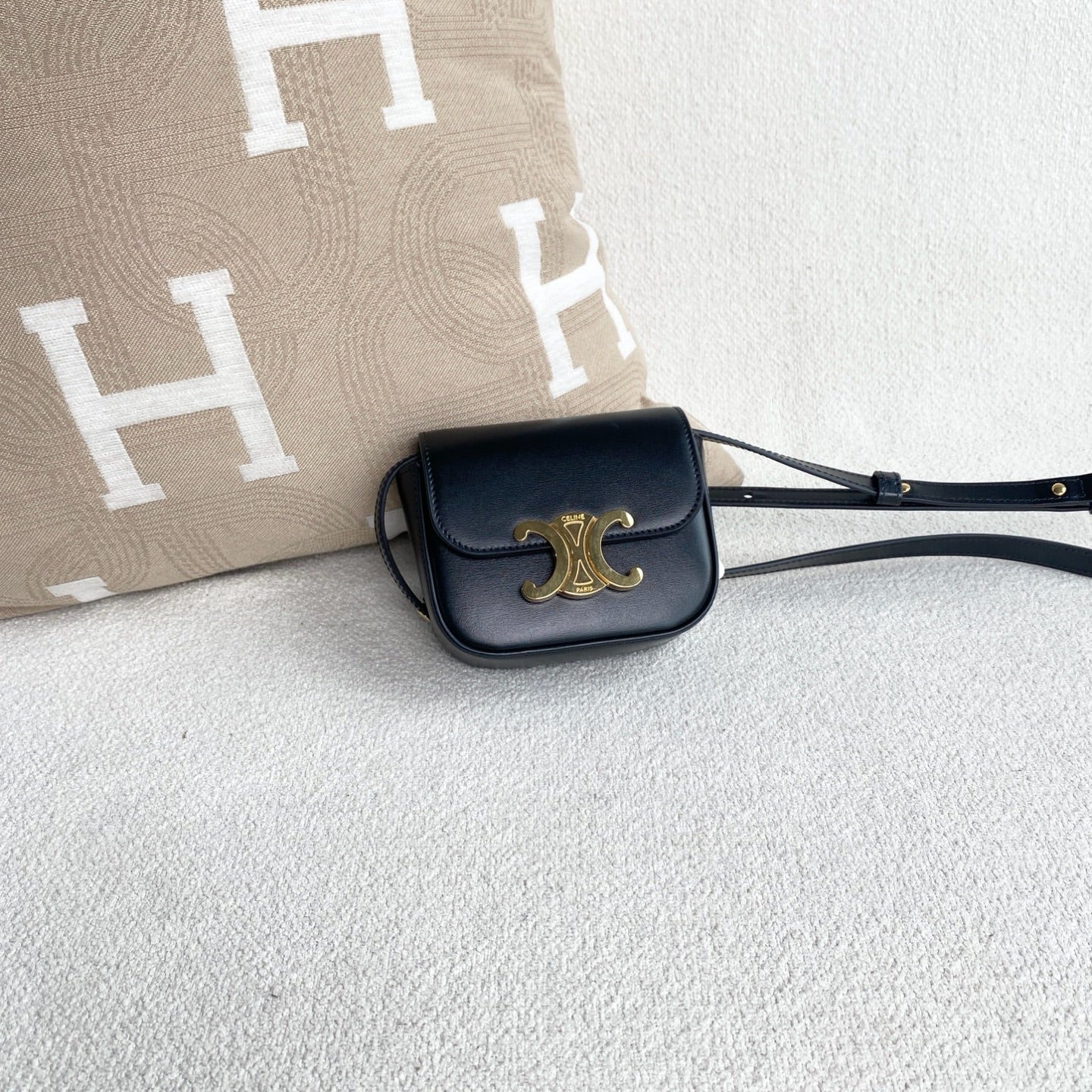 Celine - Mini Triomphe - Cowhide leather - Black with Gold-Tone Hardware - (mini)