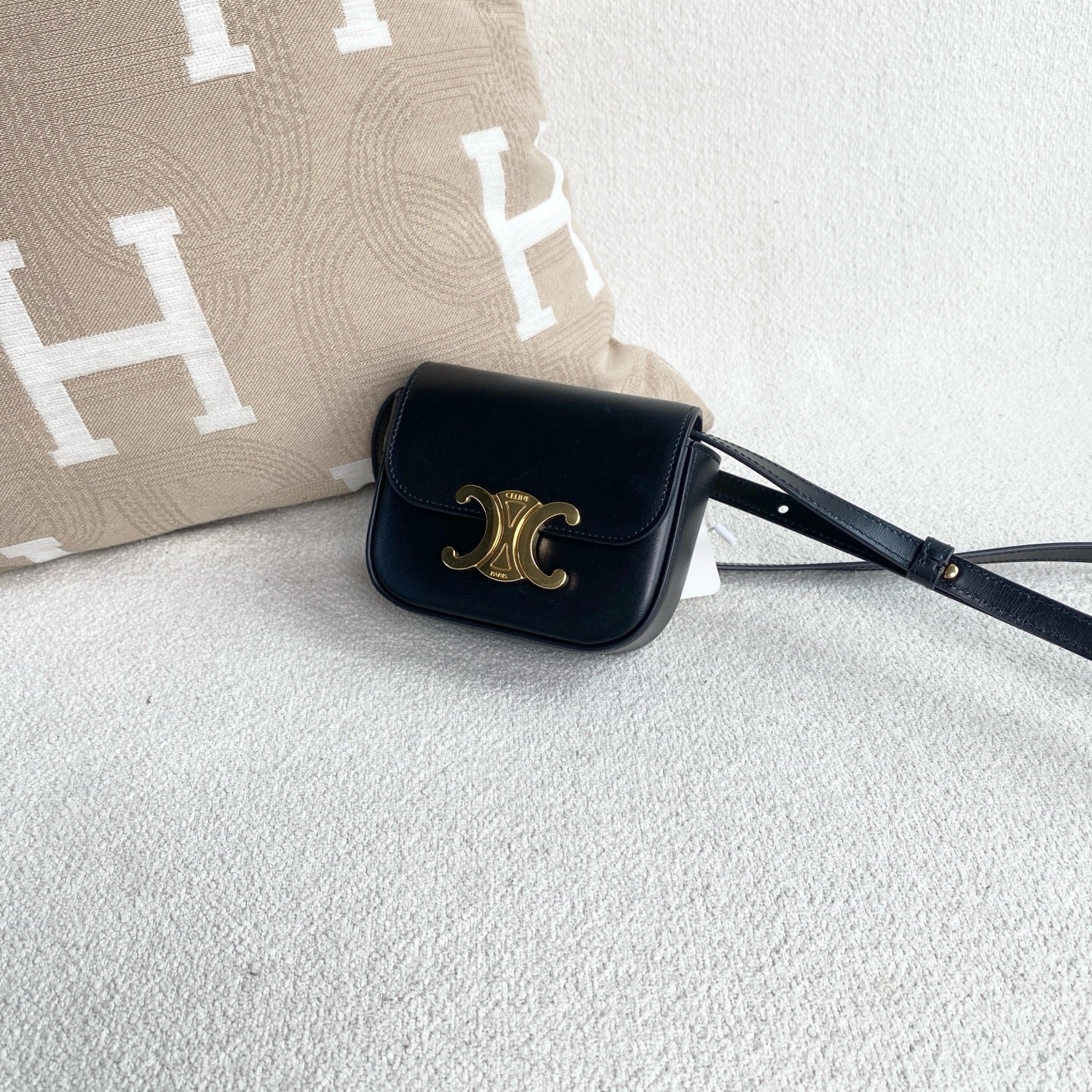 Celine - Mini Triomphe - Cowhide leather - Black with Gold-Tone Hardware - (mini)