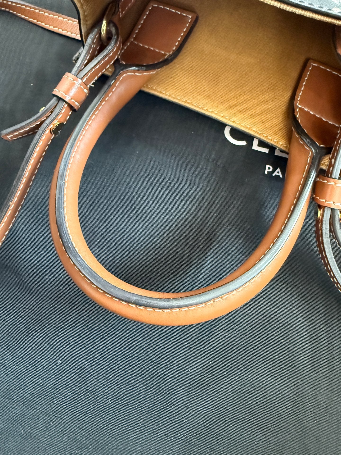 Celine - Mini Vertical Cabas - Leather - Brown - (mini)