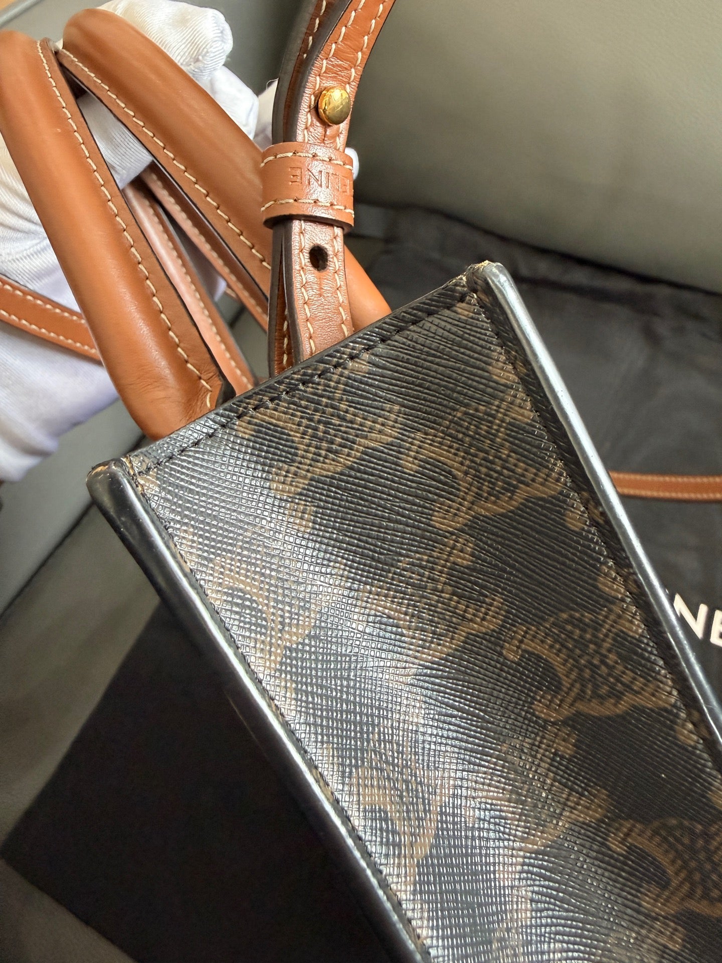 Celine - Mini Vertical Cabas - Leather - Brown - (mini)