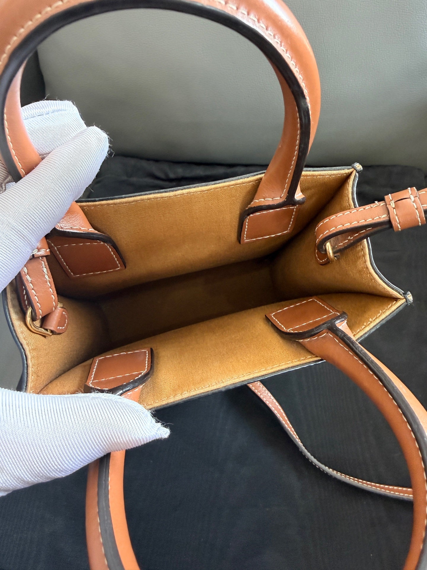Celine - Mini Vertical Cabas - Leather - Brown - (mini)