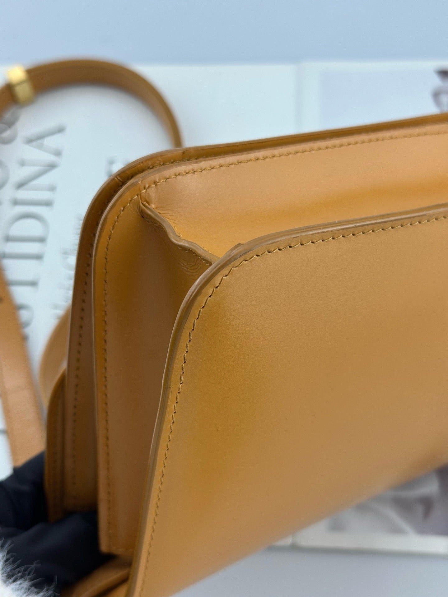 Celine - Other - Box calfskin leather - Yellow - (mini)