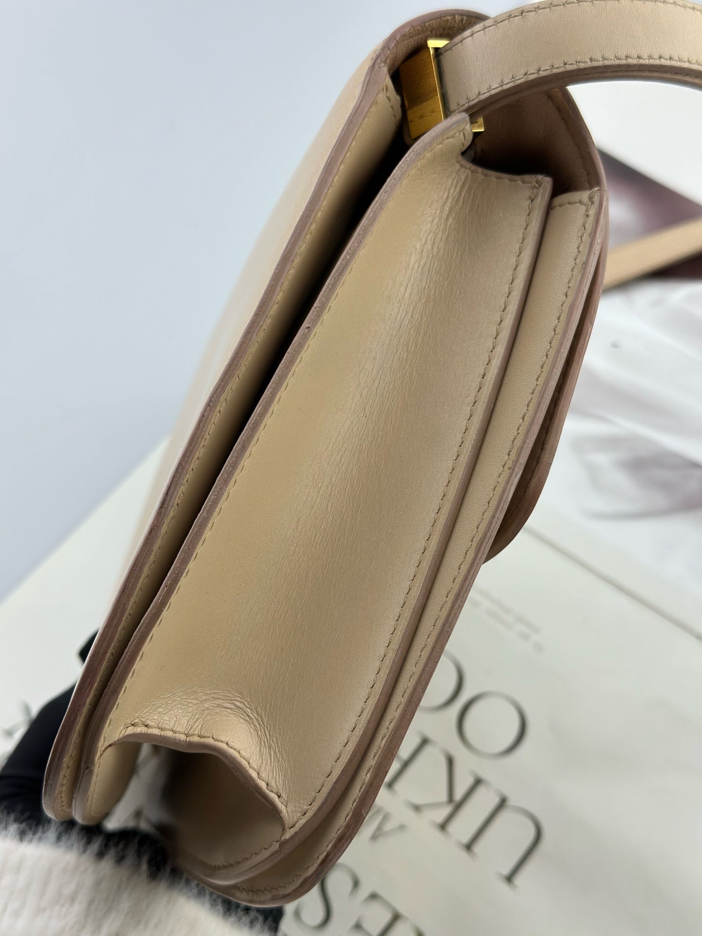 Céline - Other - Leather - Beige - (medium)