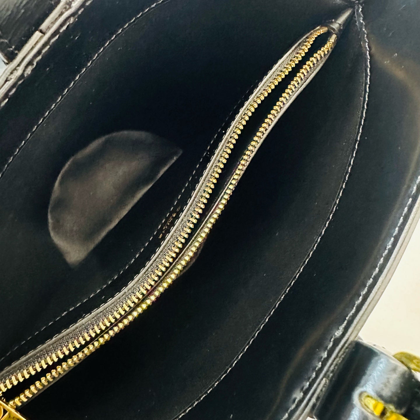 Celine - Other - Leather - Black - (Medium)