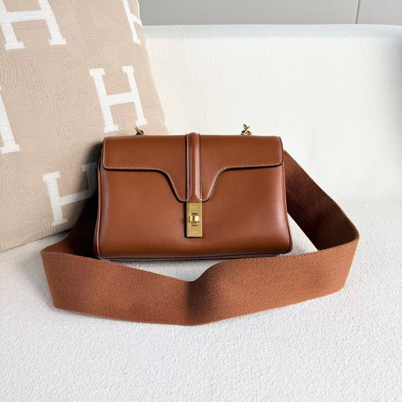 Celine - Soft 16 - Calfskin leather - Brown - (Small)
