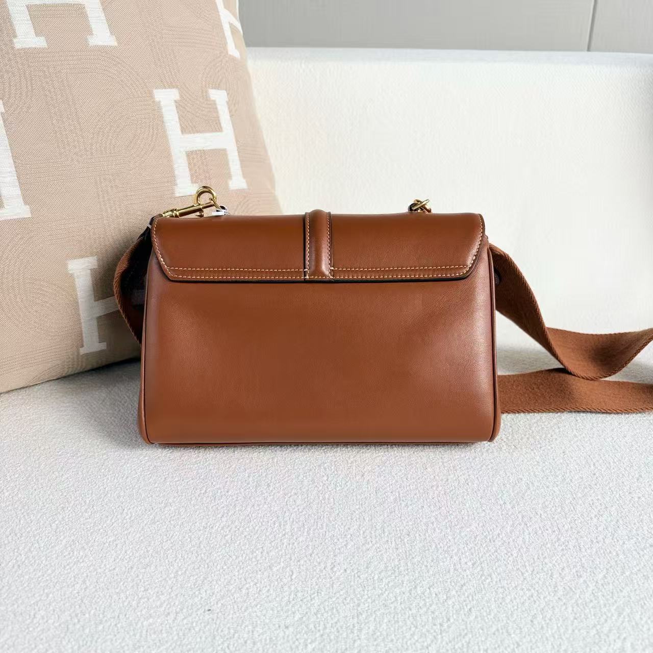 Celine - Soft 16 - Calfskin leather - Brown - (Small)