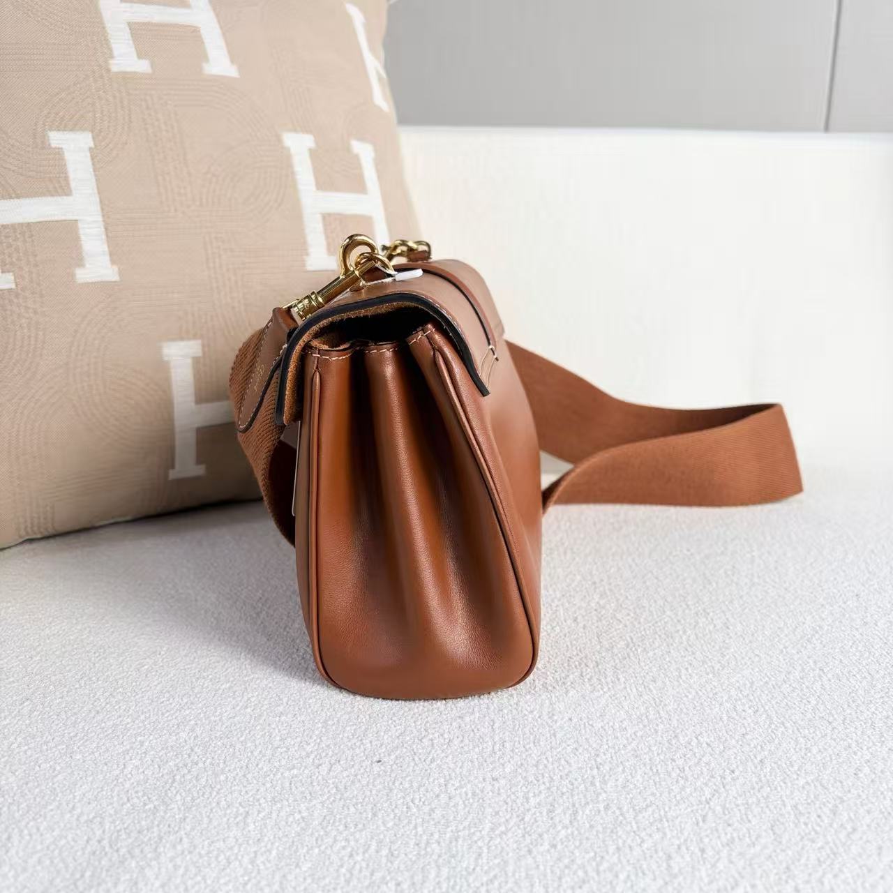 Celine - Soft 16 - Calfskin leather - Brown - (Small)