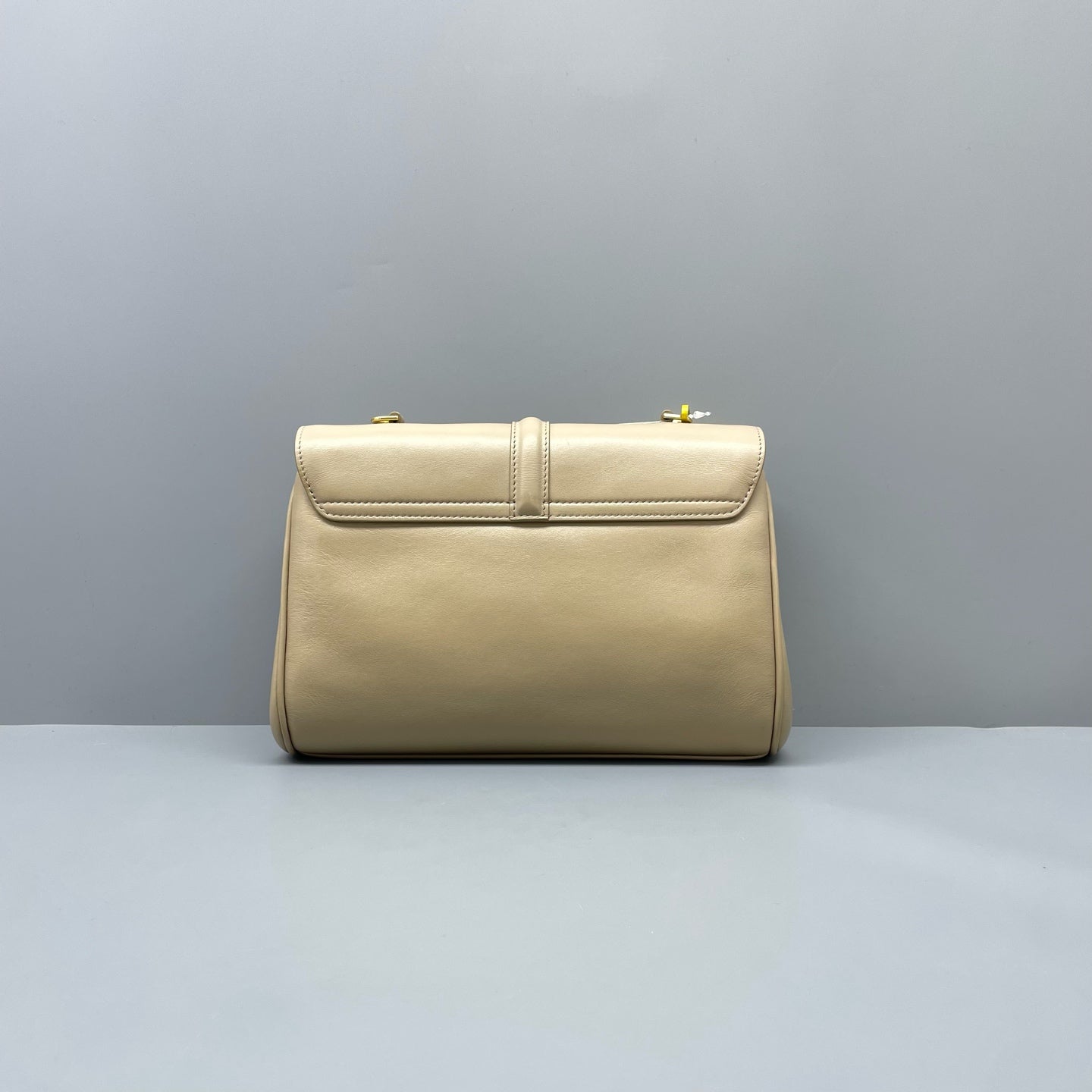 Celine - Soft 16 - Leather - Beige - (medium)