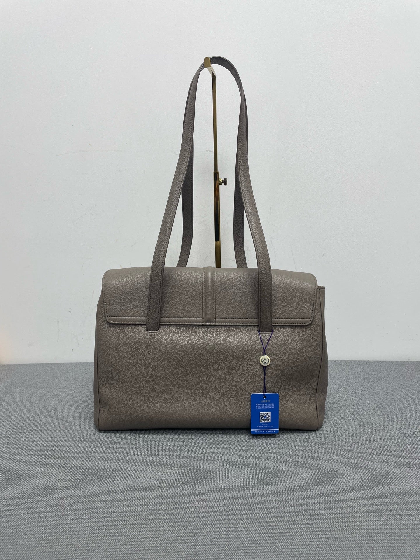Celine - Soft 16 - Leather - Grey - (Medium)