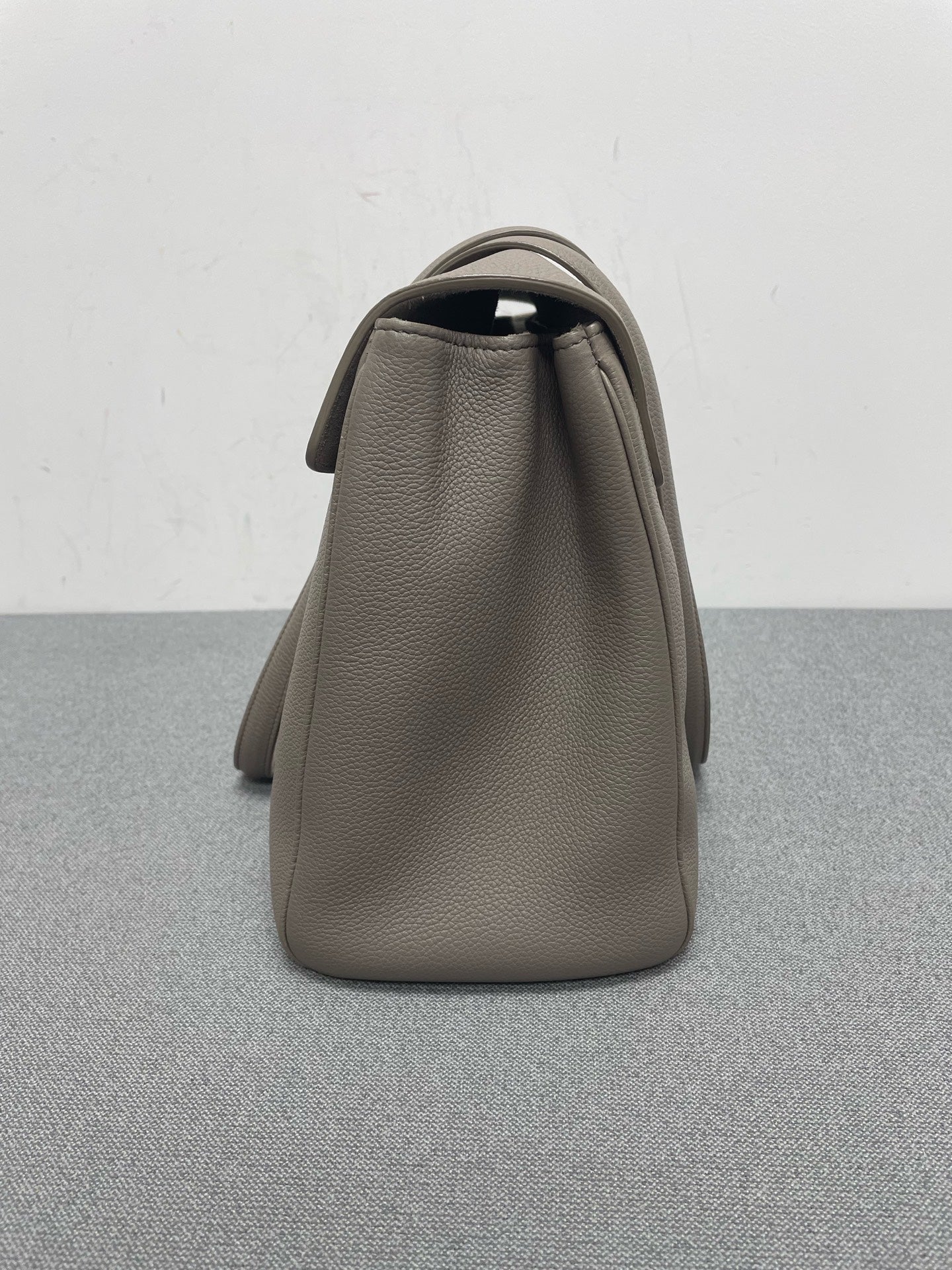 Celine - Soft 16 - Leather - Grey - (Medium)