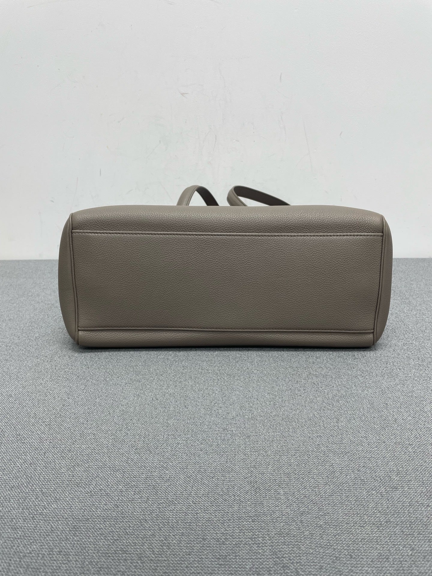 Celine - Soft 16 - Leather - Grey - (Medium)
