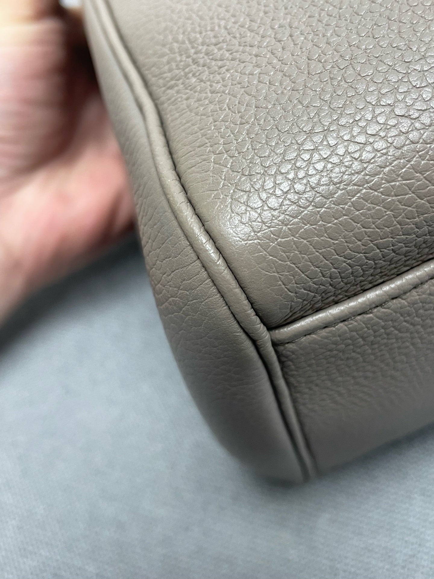Celine - Soft 16 - Leather - Grey - (Medium)