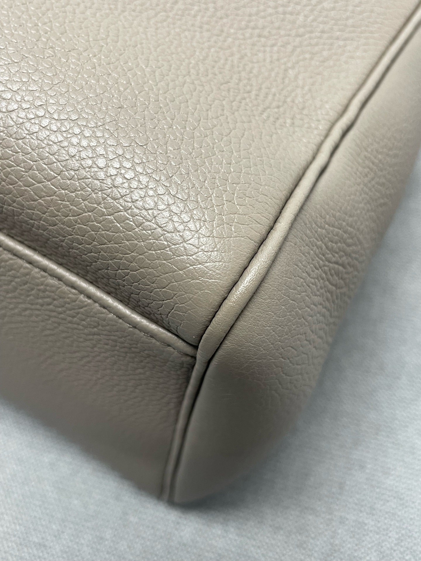 Celine - Soft 16 - Leather - Grey - (Medium)