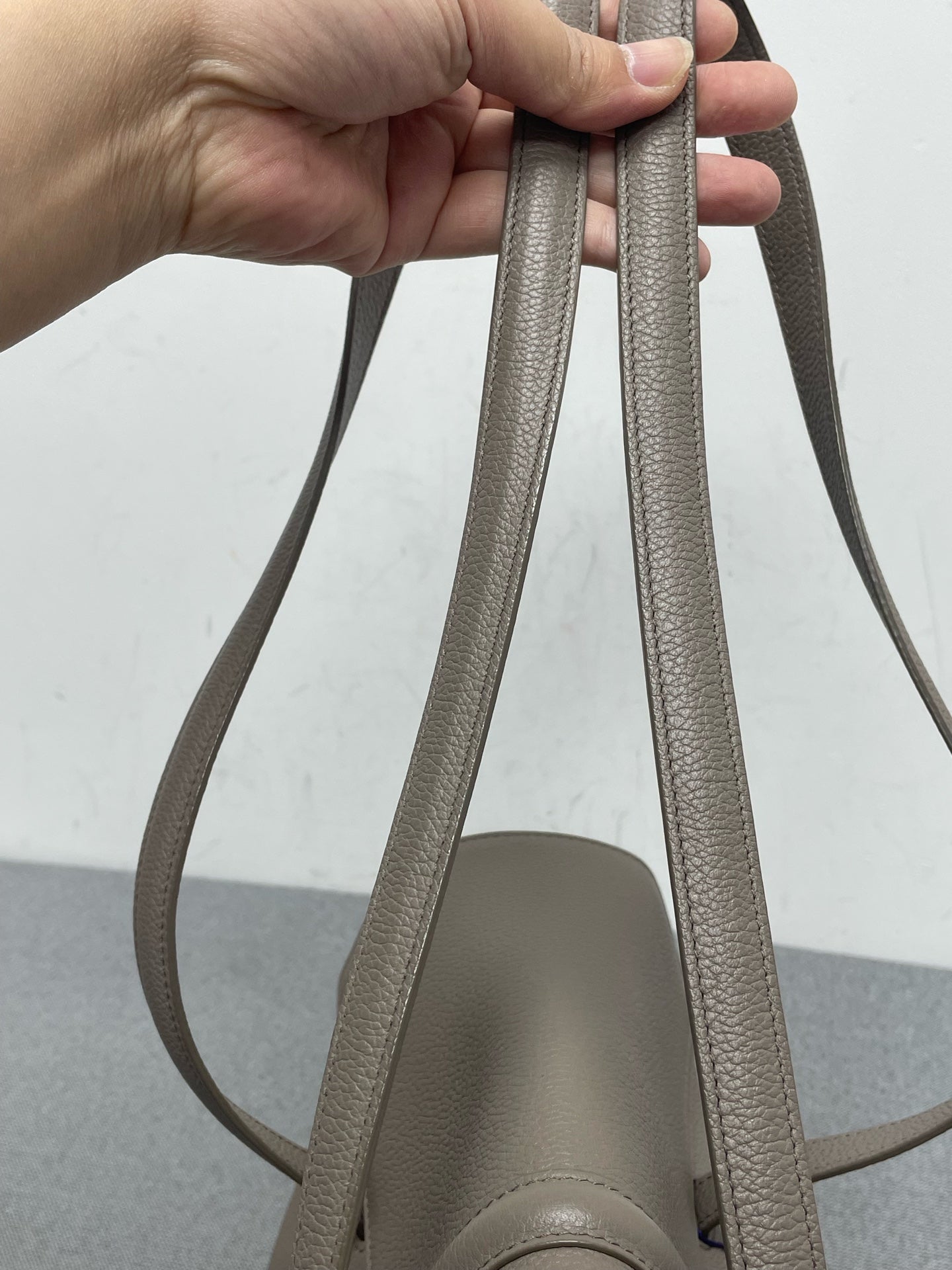 Celine - Soft 16 - Leather - Grey - (Medium)