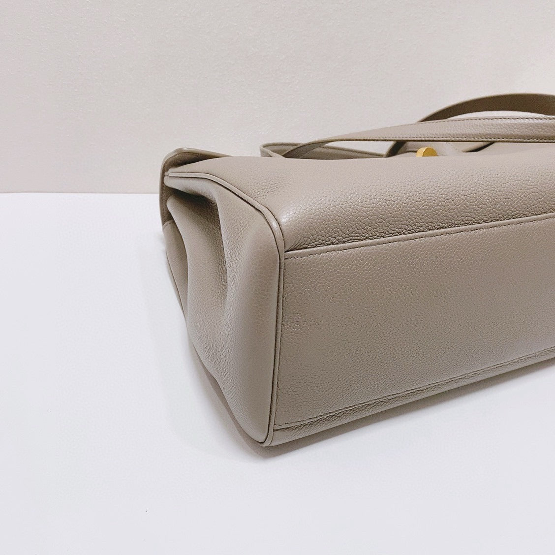 Celine - Soft 16 Medium - Grained leather - Elephant Grey - (medium)
