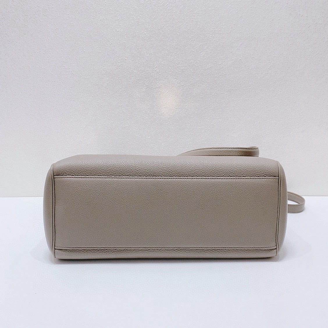 Celine - Soft 16 Medium - Grained leather - Elephant Grey - (medium)
