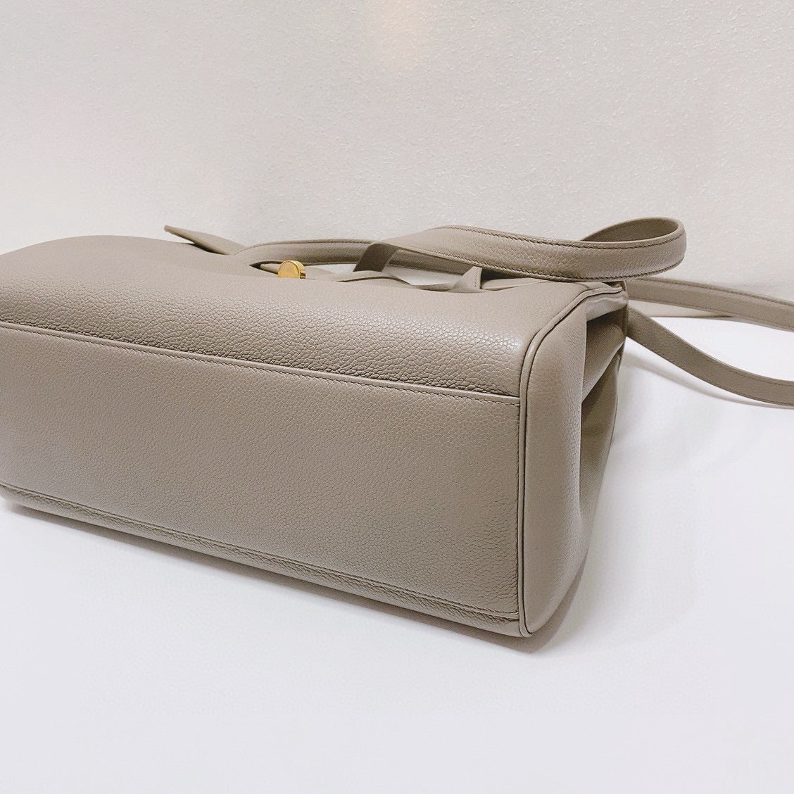 Celine - Soft 16 Medium - Grained leather - Elephant Grey - (medium)