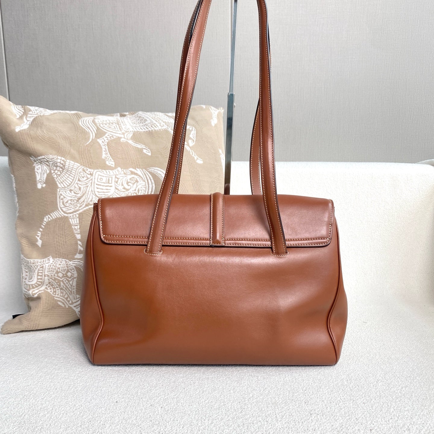 Celine - Soft16 - Cowhide leather - Caramel with Gold-Tone Hardware - (medium)