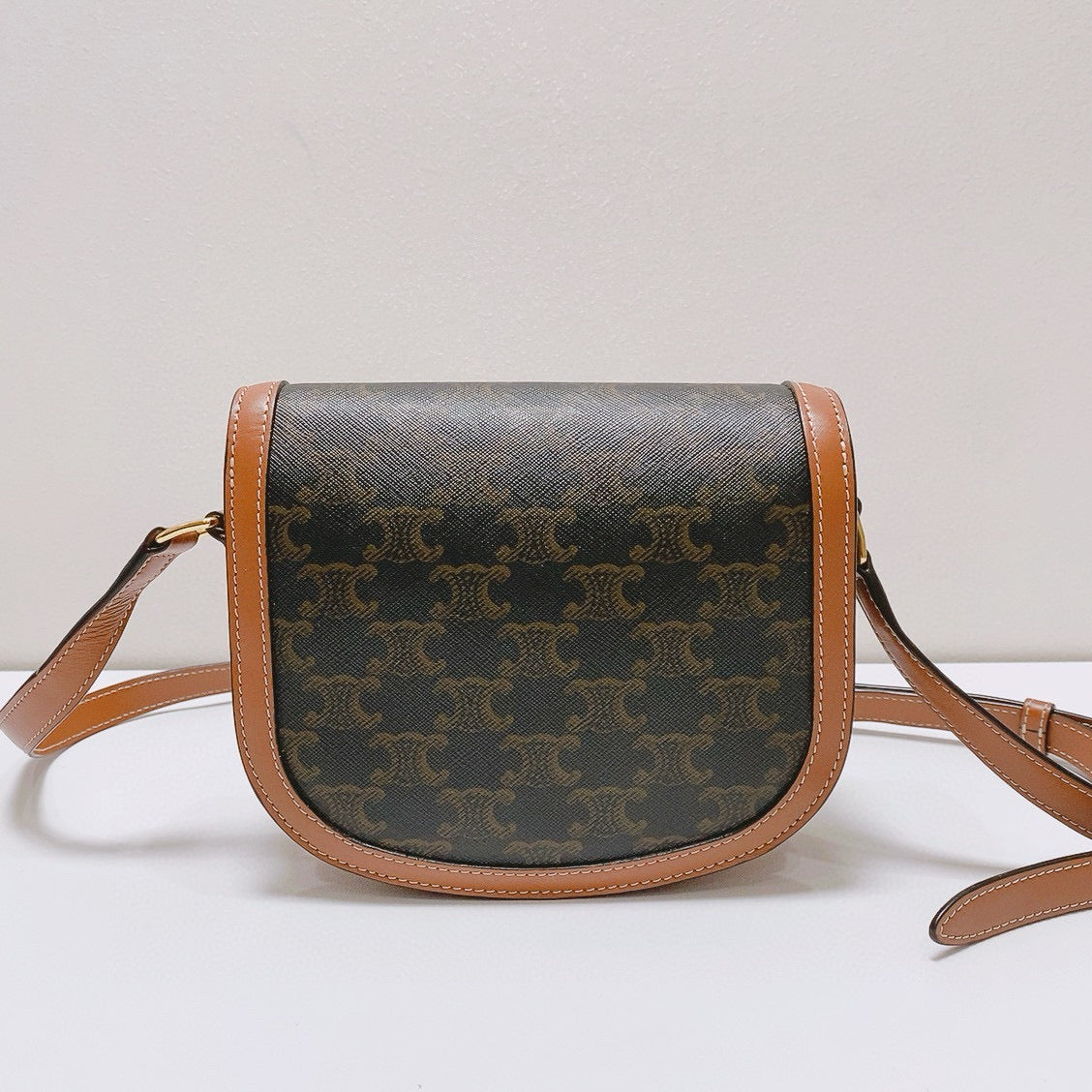 Celine - TEEN BESACE TRIOMPHE - Leather - Brown