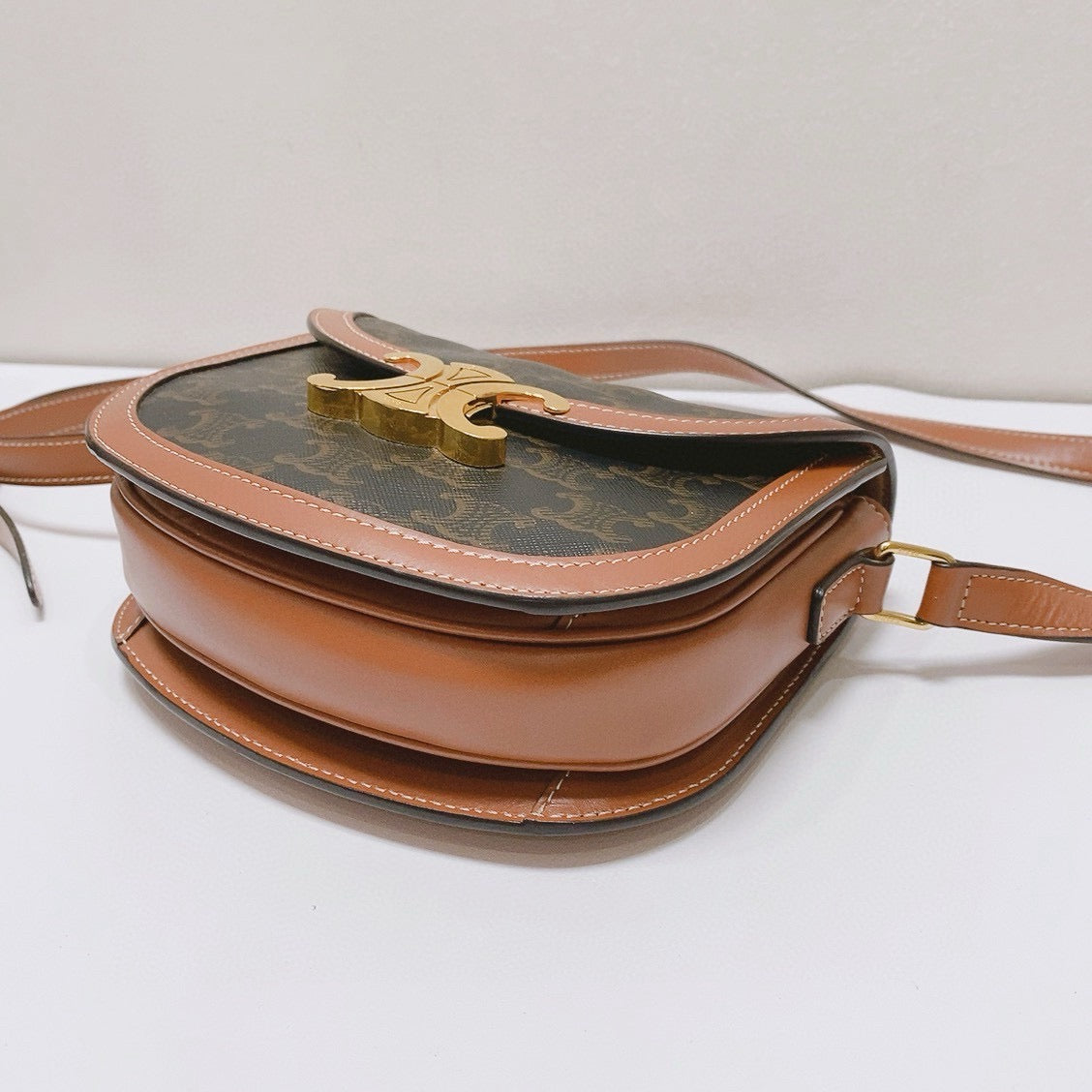 Celine - Teen Besace Triomphe - Leather - Brown - (small)