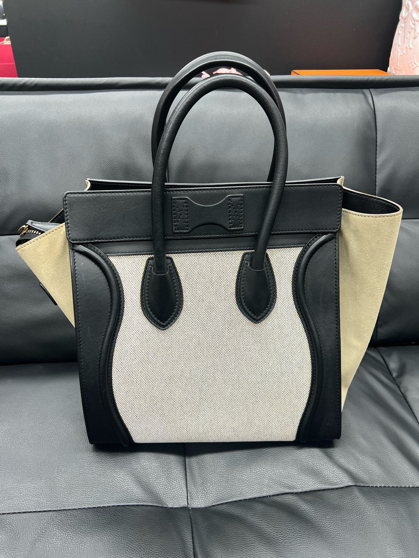 Celine - Trapeze - Leather - Black - (Medium)
