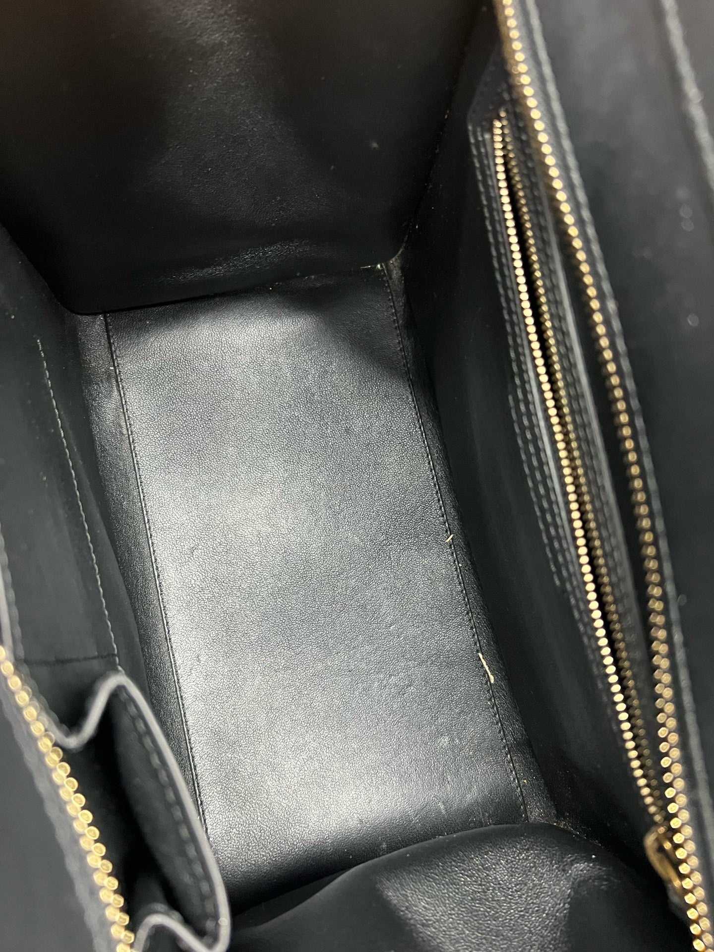 Celine - Trapeze - Leather - Black - (Medium)