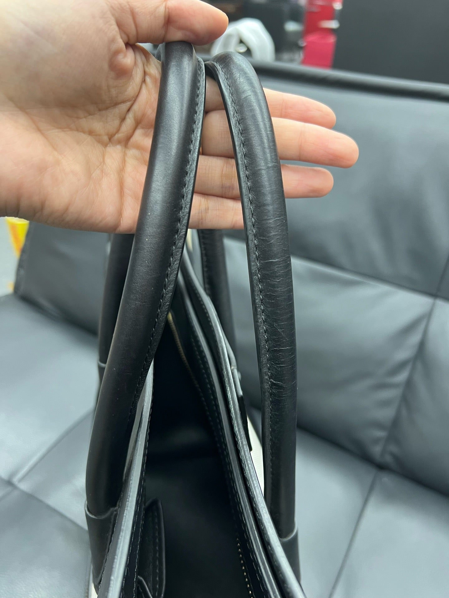 Celine - Trapeze - Leather - Black - (Medium)