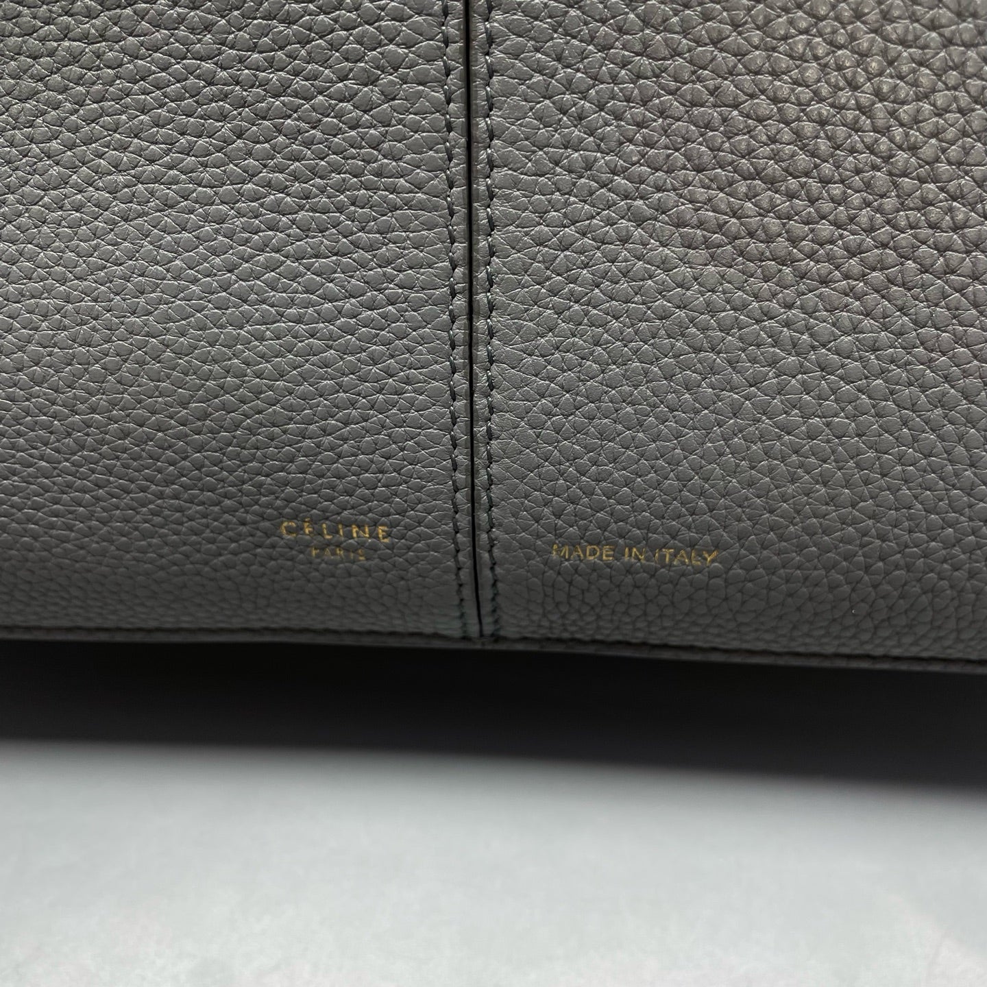 Celine - Tri-Fold Handbag - Grained leather - Grey - (medium)