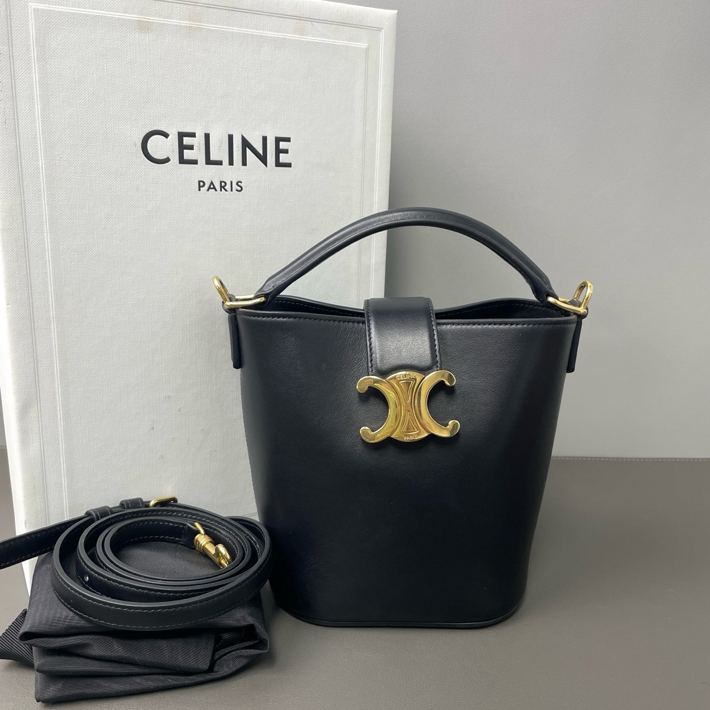Celine Triomphe bucket bag Leather Black - view 1