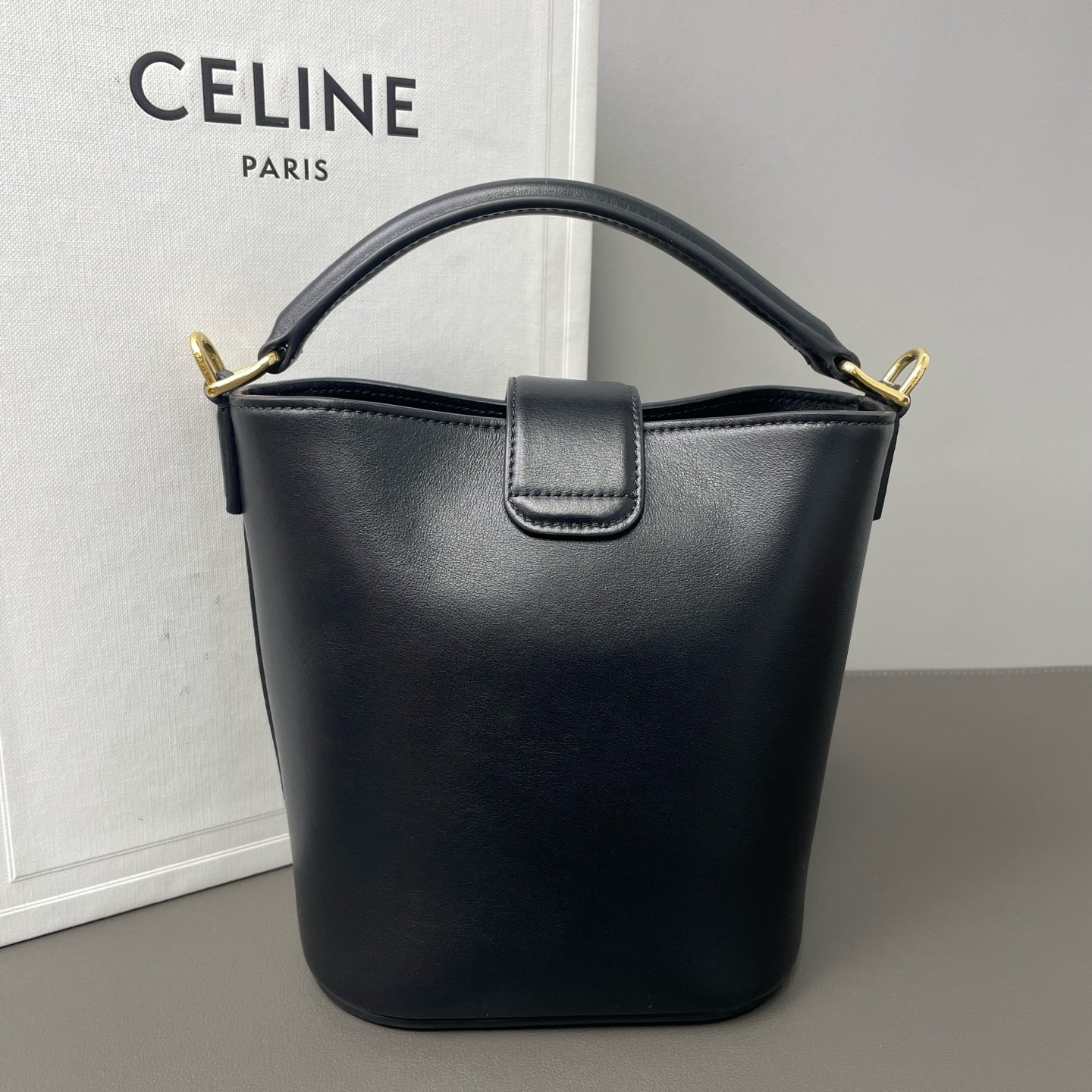 Celine Triomphe bucket bag Leather Black - view 3