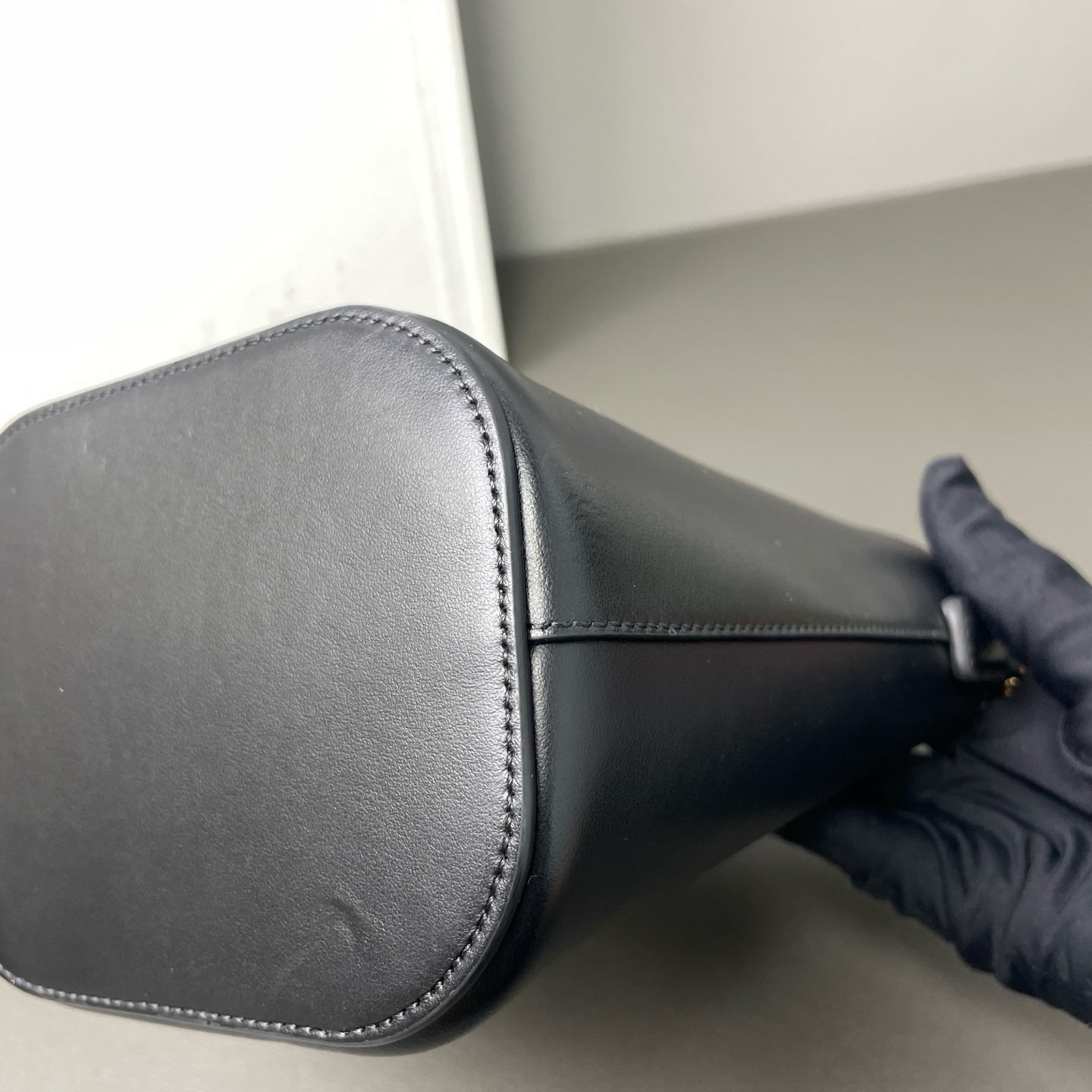 Celine Triomphe bucket bag Leather Black - view 6