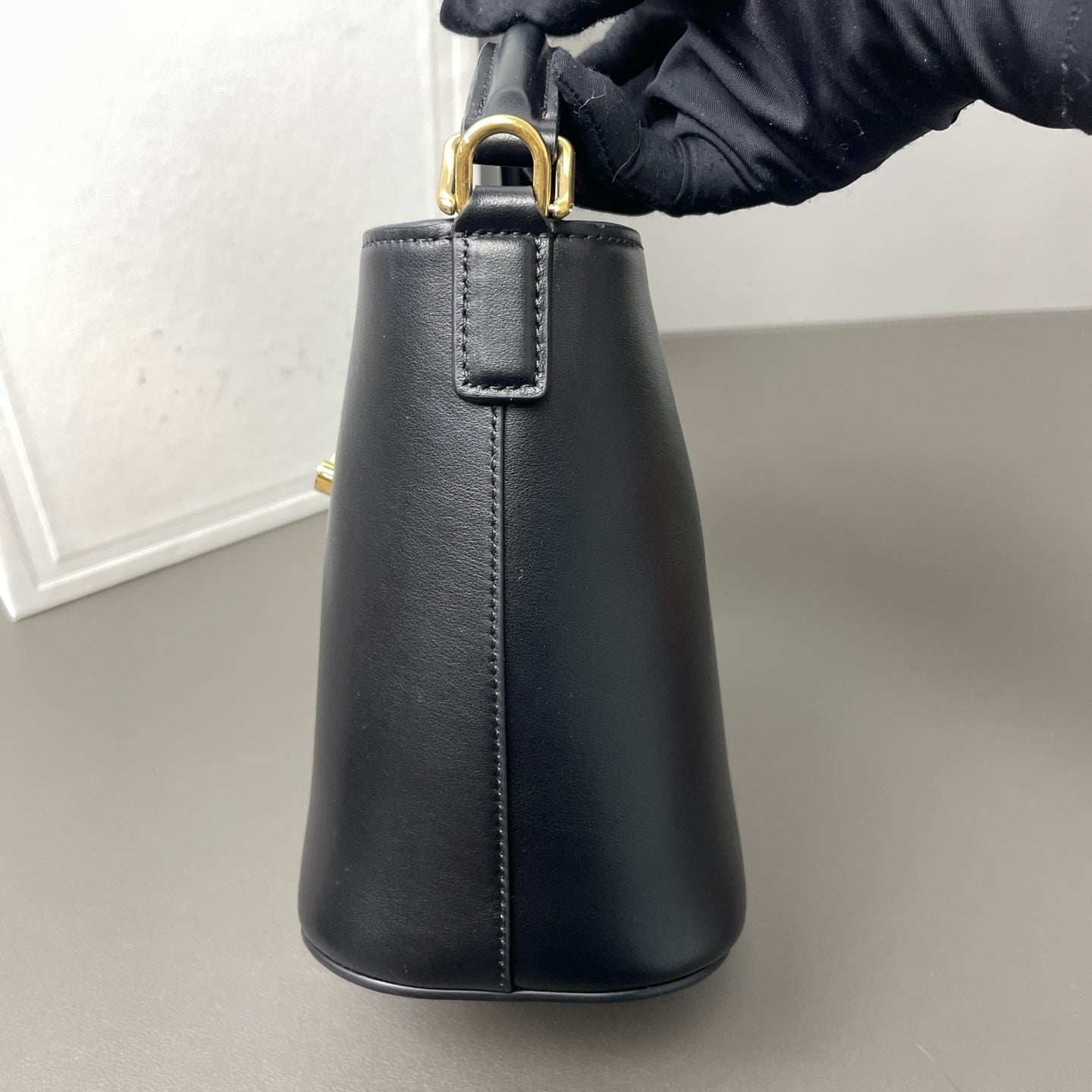 Celine Triomphe bucket bag Leather Black - view 9