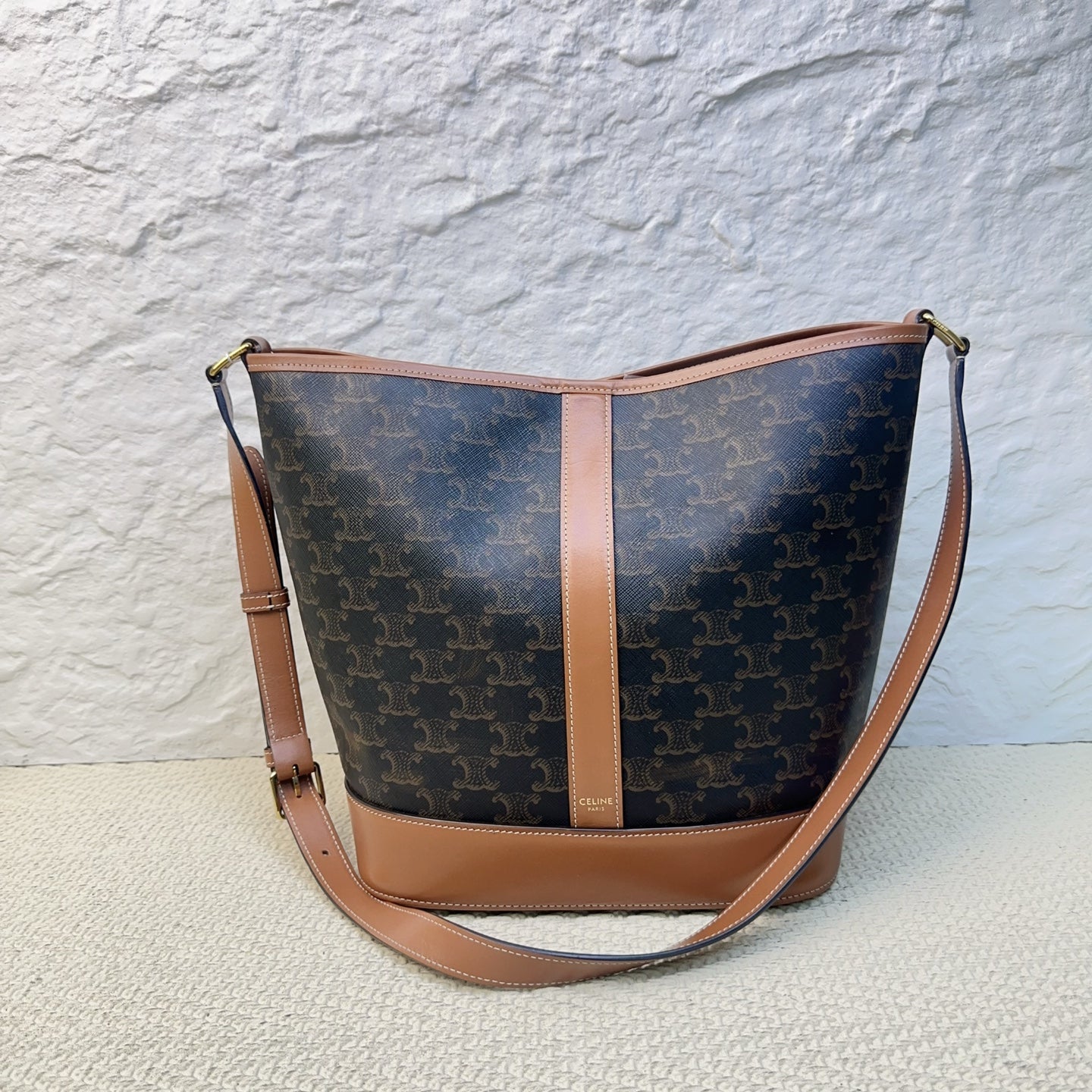 Celine - Triomphe Bucket Bag - Leather - Brown - (medium)
