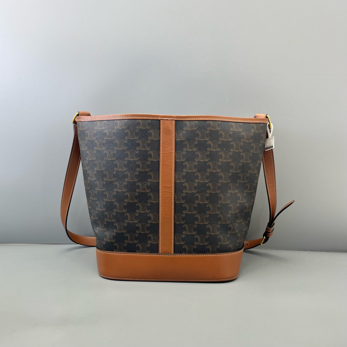 Celine - Triomphe Bucket Bag - Leather - Brown - (medium)