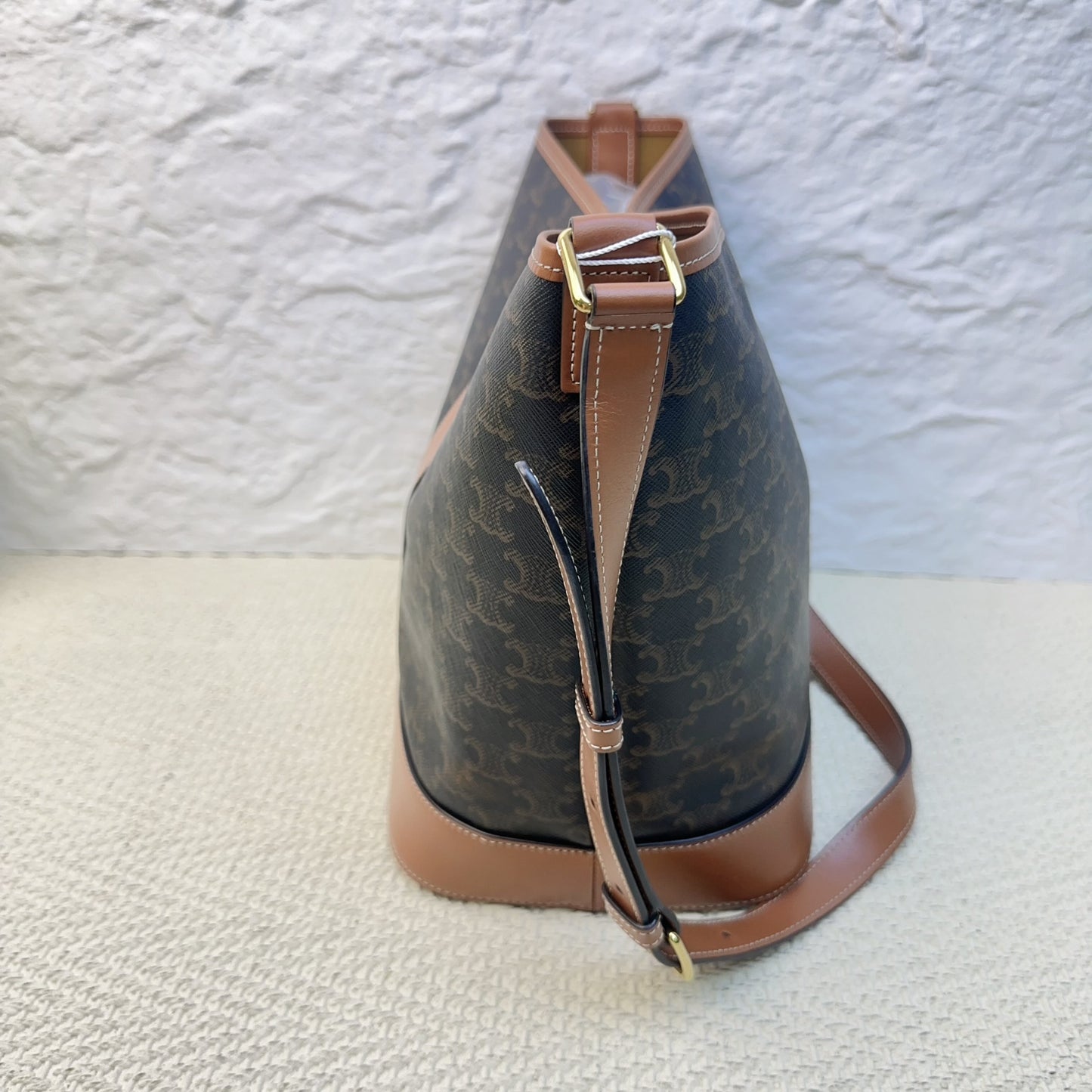 Celine - Triomphe Bucket Bag - Leather - Brown - (medium)