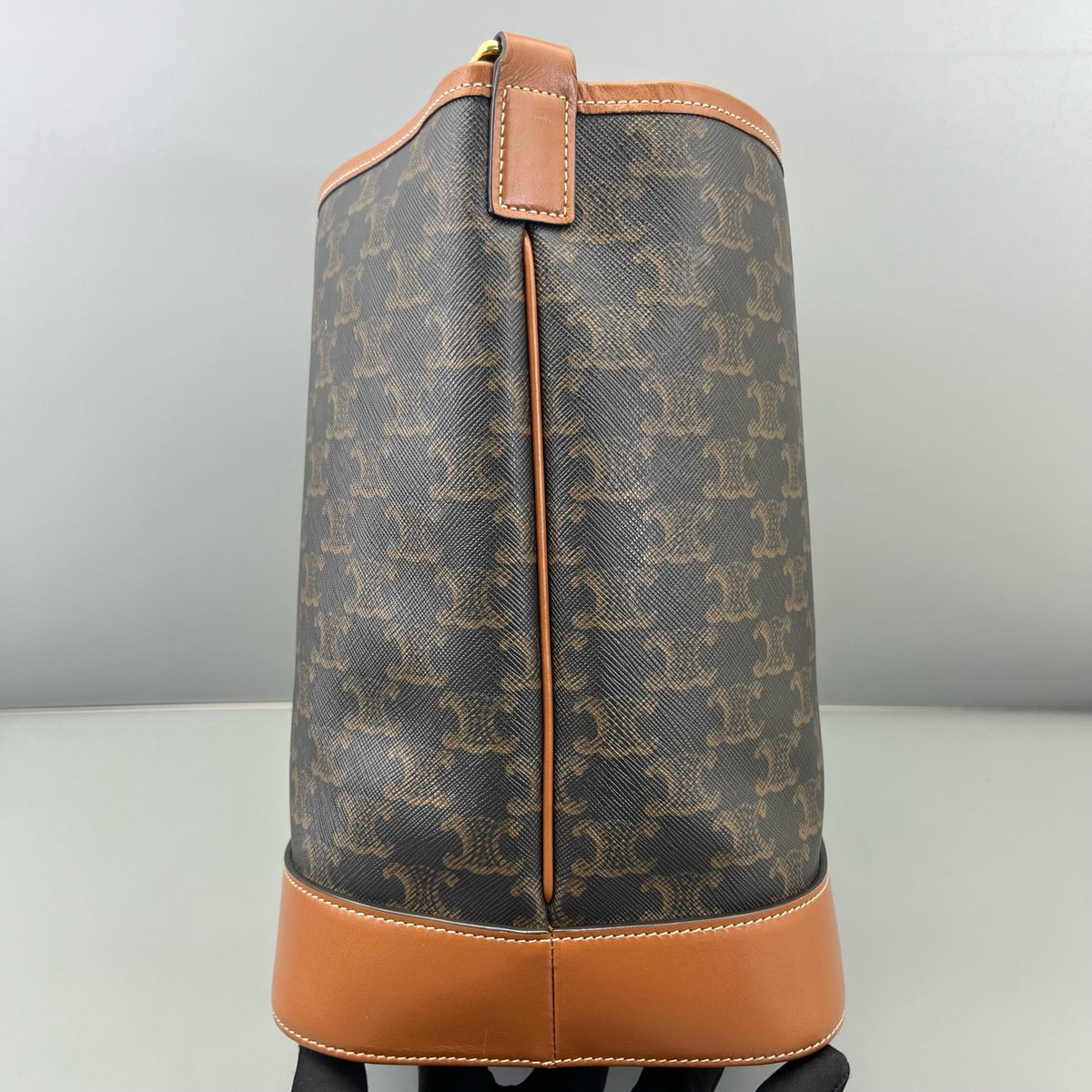 Celine - Triomphe Bucket Bag - Leather - Brown - (medium)