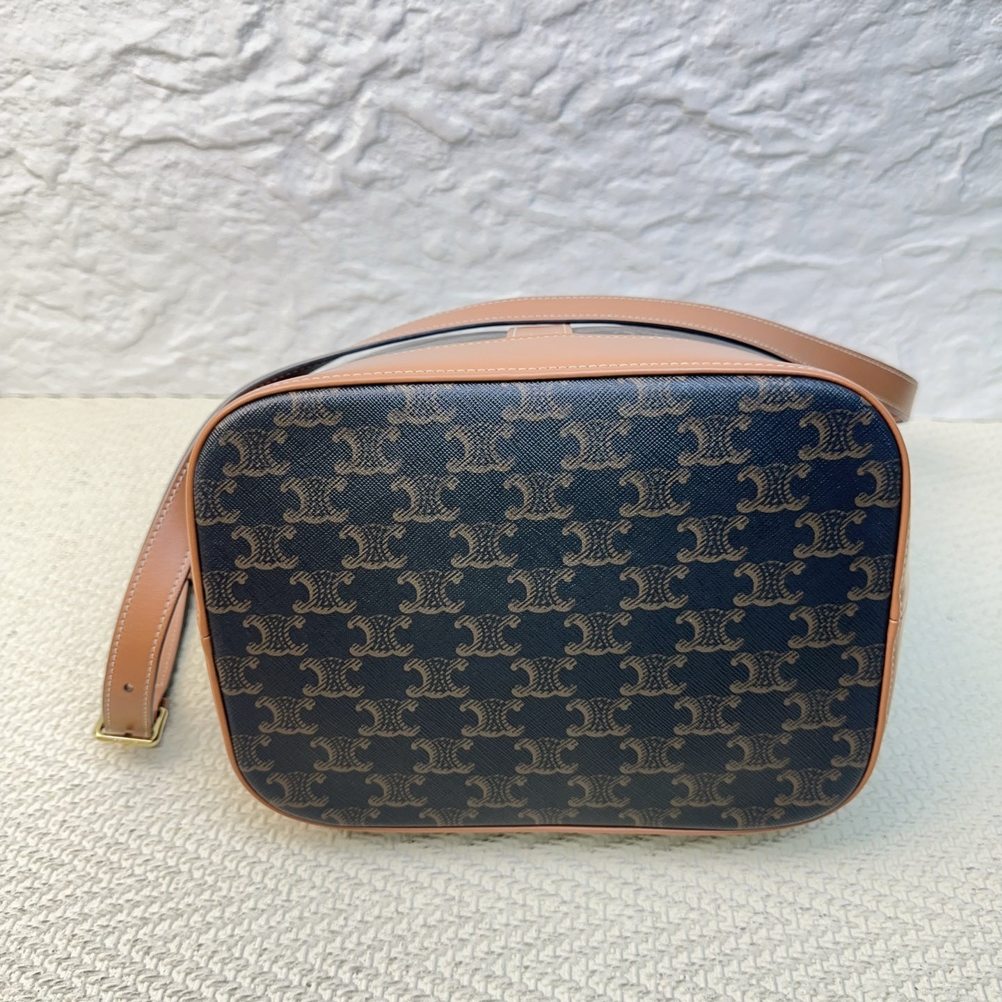 Celine - Triomphe Bucket Bag - Leather - Brown - (medium)