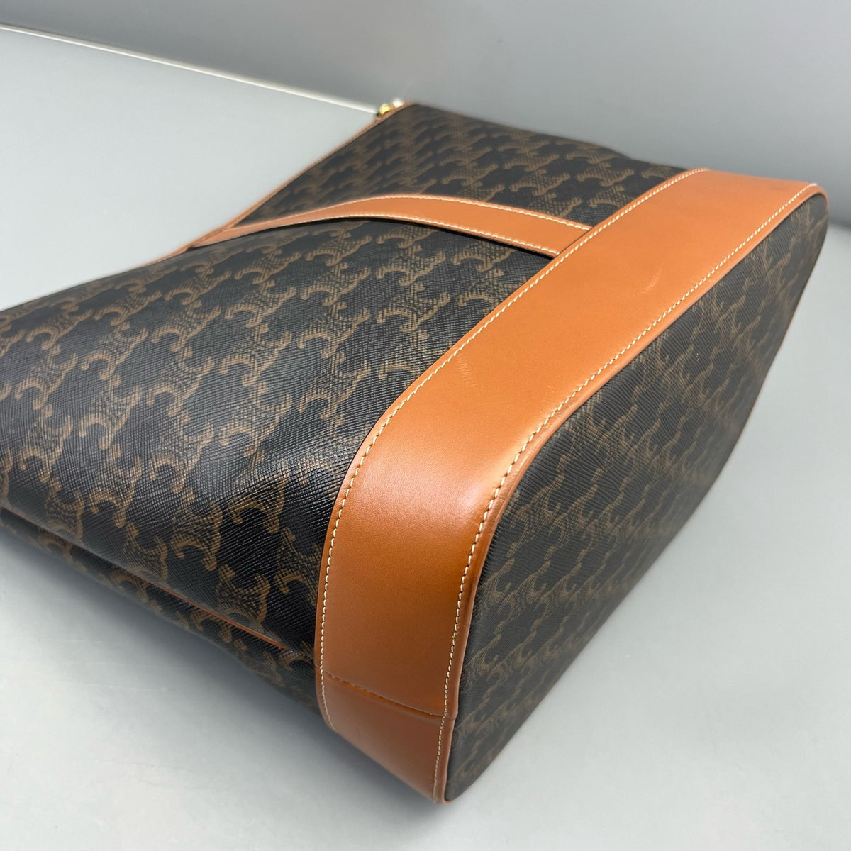 Celine - Triomphe Bucket Bag - Leather - Brown - (medium)