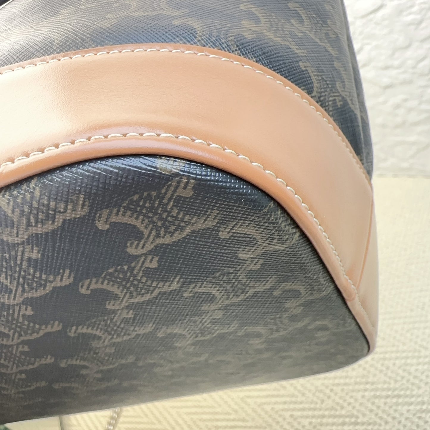 Celine - Triomphe Bucket Bag - Leather - Brown - (medium)