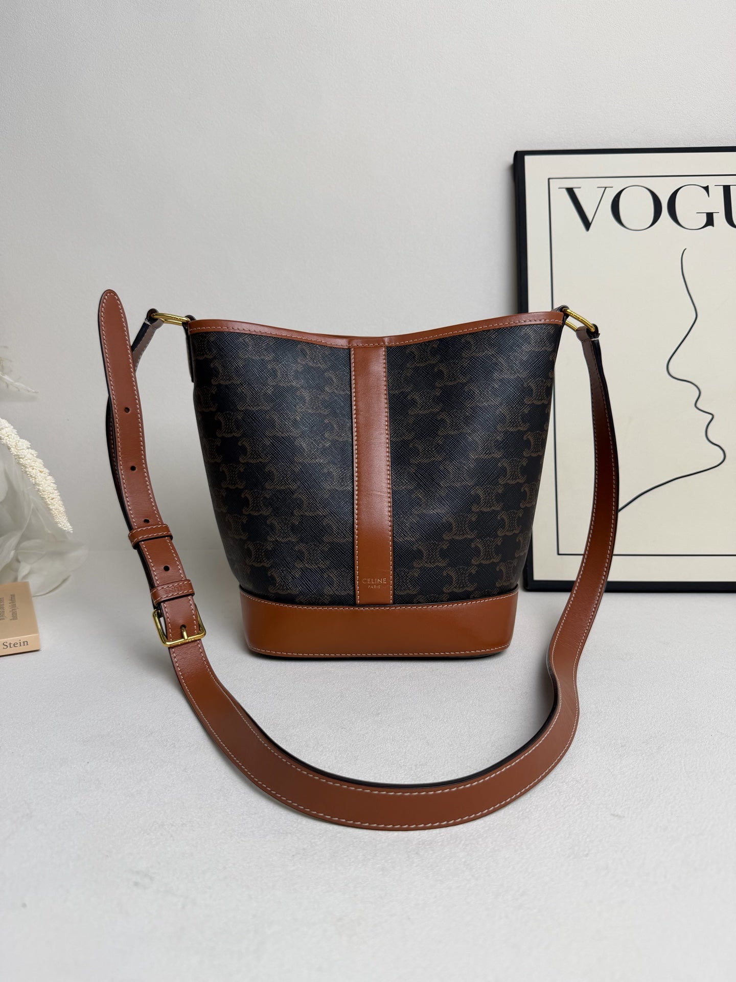 Celine - Triomphe Bucket Bag - Leather - Brown - (Small)